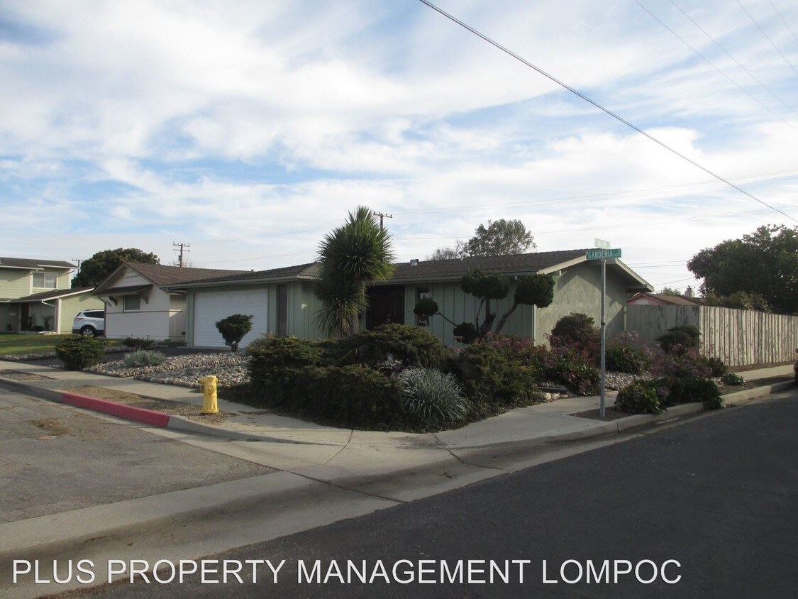 Primary Photo - 3 br, 2 bath House - 1100 North Gardenia