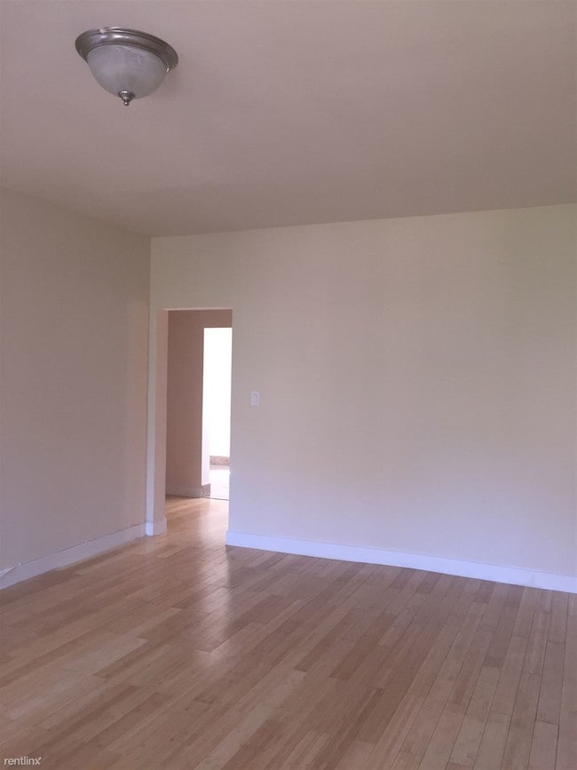 Building Photo - 8326 Lefferts Blvd