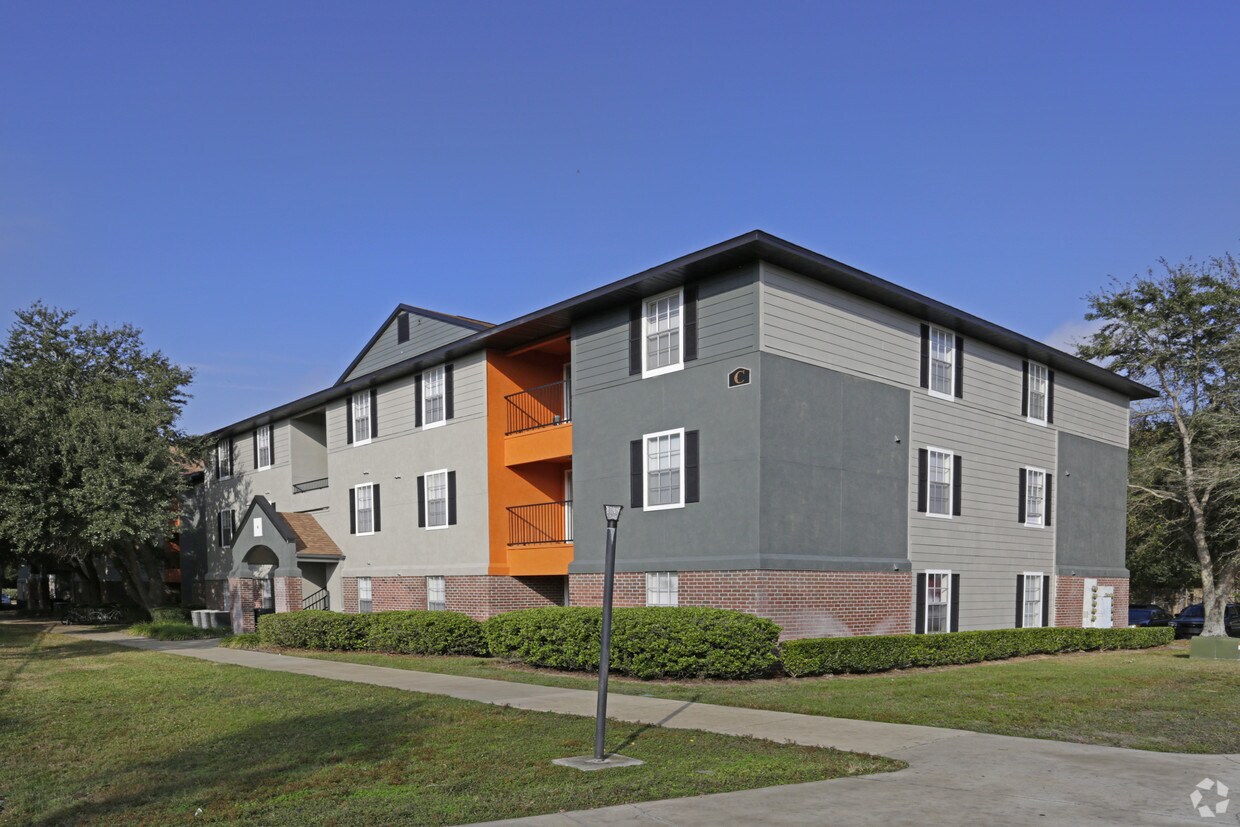 Lexington Crossing 3700 SW 27th St Gainesville, FL Apartments for