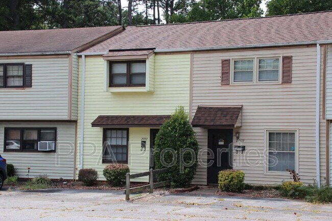 Foto del edificio - 2707 Reynolds Park Rd