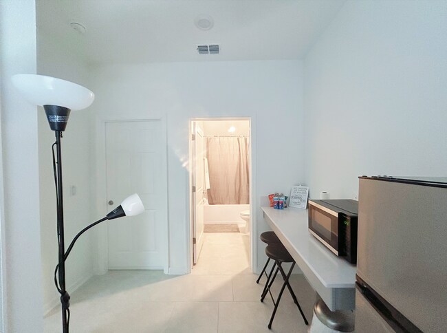 Foto del edificio - 5996 Blissful St