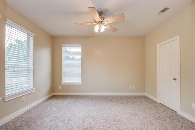 Building Photo - 9121 Creekstone Lake Dr
