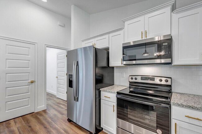 Foto del edificio - 2427 W Devon Dr