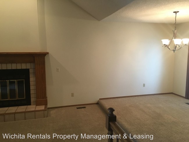 Building Photo - 3011 N Longfellow Ct