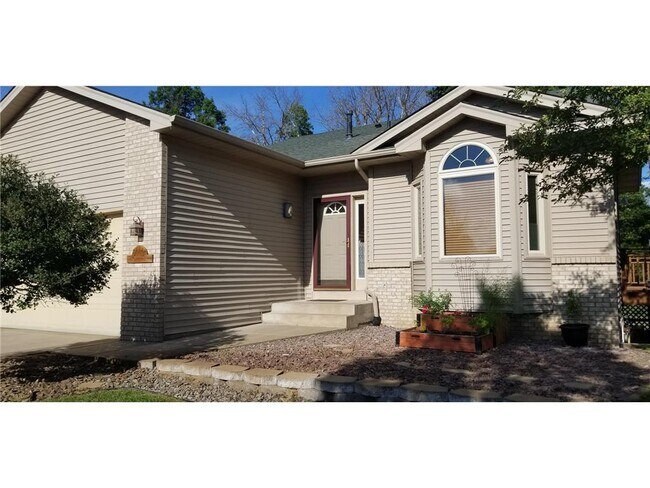 Building Photo - 25145 Larch St NW