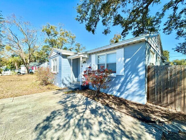 Foto del edificio - 2720 Edwards Ave S