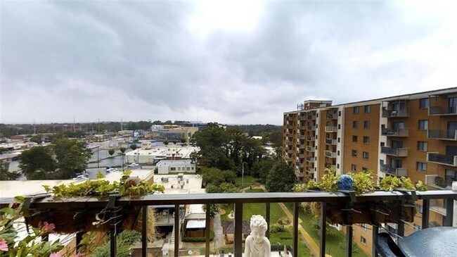 Foto del edificio - 300 Johnson Ferry Rd
