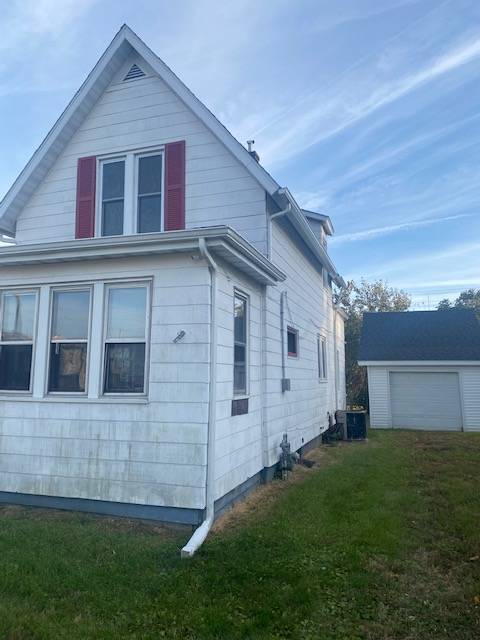 Primary Photo - 217 2nd Ave S