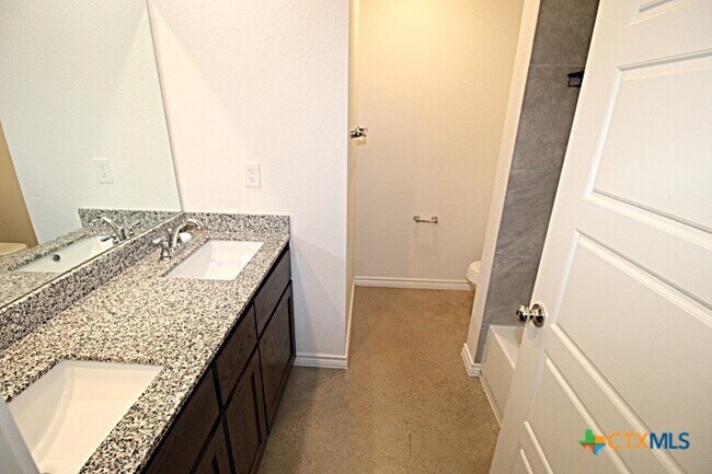 Foto del edificio - 102 Lost Trl