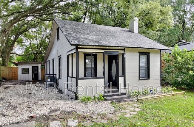 Foto del edificio - 2017 Reed Ave