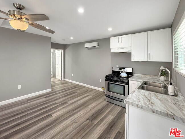 Foto del edificio - 6206 Home Ave