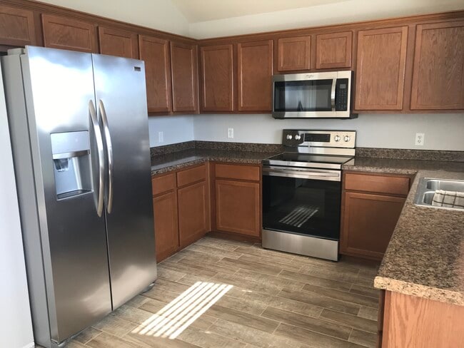 Kitchen - 7823 Redbrush