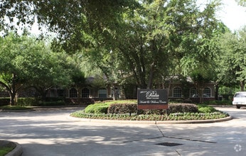 Building Photo - Kessler Jersey Village