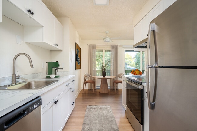 Building Photo - Firwood Station