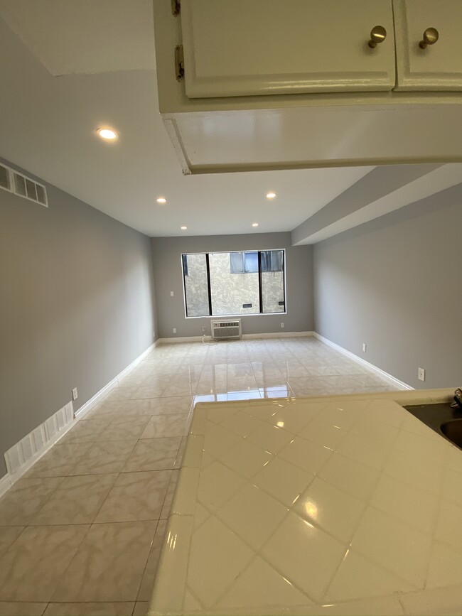 Foto del edificio - 852 Bunker Hill Ave