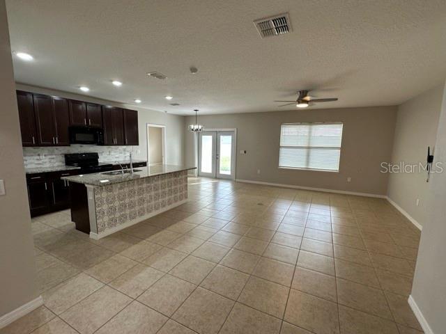 Foto del edificio - 321 Briarbrook Ln