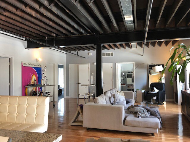 LIVING AREA - 3179 Penn Ave