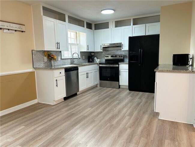 Foto del edificio - 1005 Eastview Rd NE