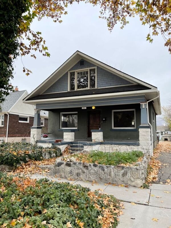 Building Photo - 341 Hubbard Ave S