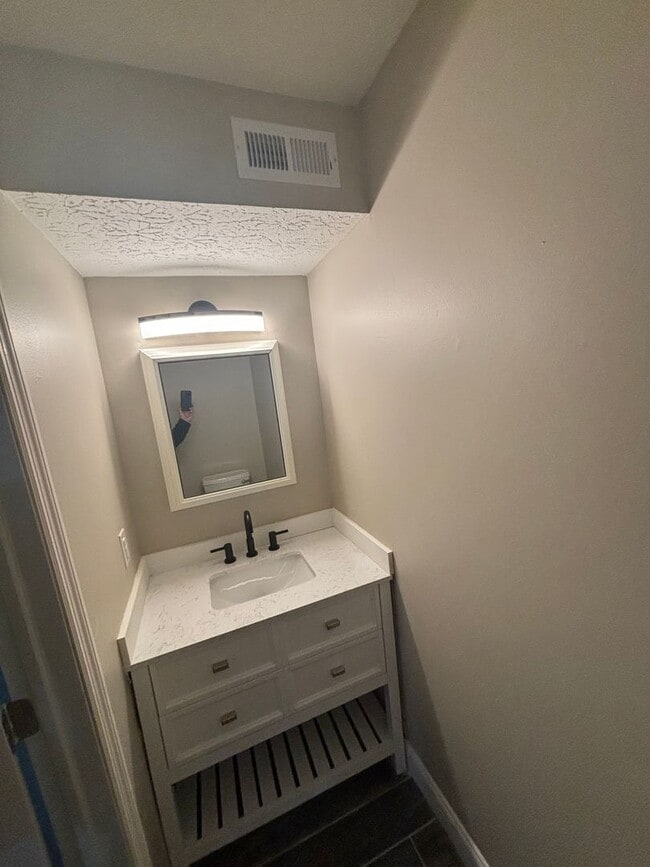 Building Photo - 3228 Summerhill Ln