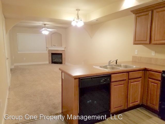 Building Photo - 2 br, 2.5 bath House - 9962 Rosecroft Ct. ...