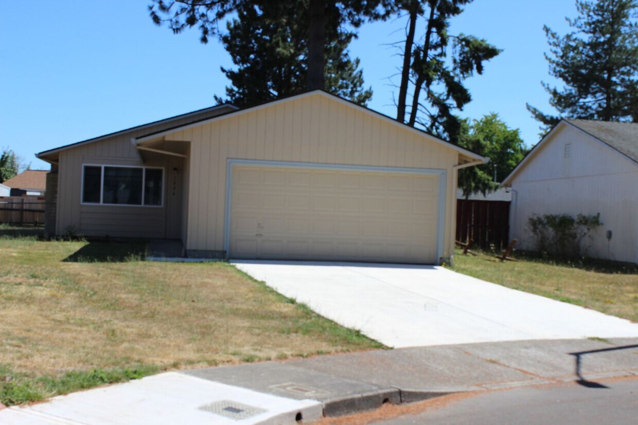Foto principal - Hillsboro three bedroom ranch