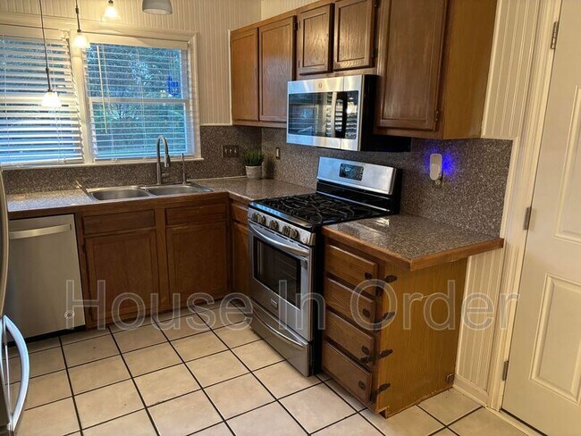 Foto del edificio - 217 Scottlynn Dr