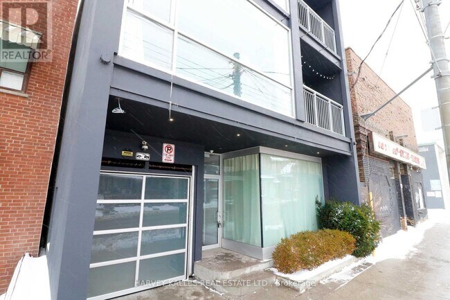 Photo du bâtiment - 214 Bathurst St