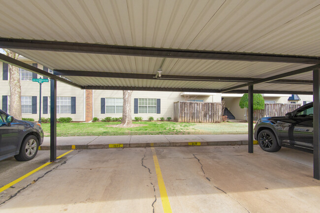 Foto del edificio - 3200 W Britton Rd
