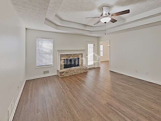 Building Photo - 704 Newcastle Ct