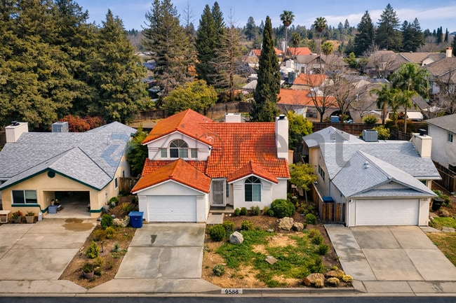 Building Photo - 9588 N Boyd Ave