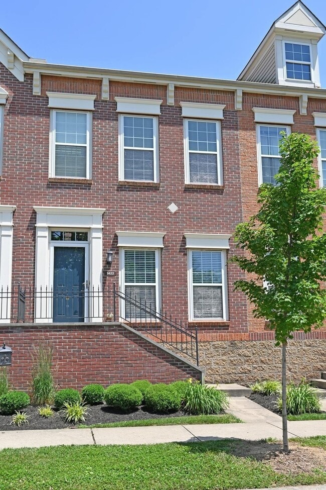 Building Photo - 1422 Laurel Park Dr