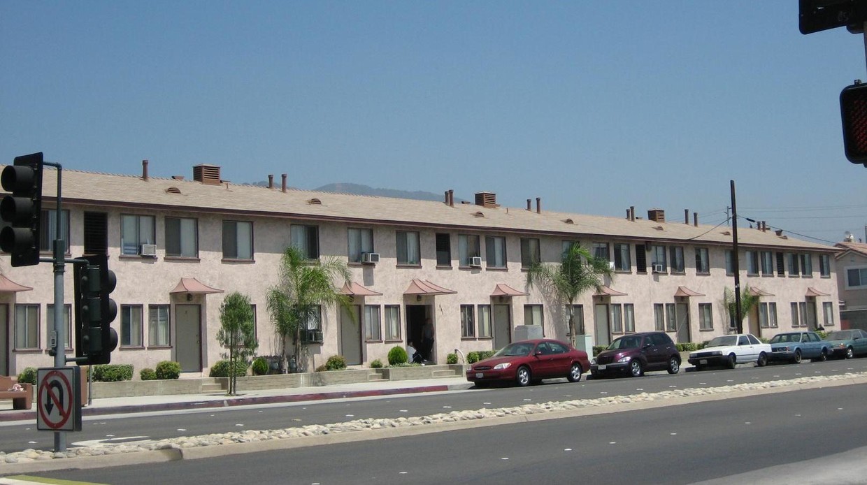 Foto principal - Azusa Metro Apts