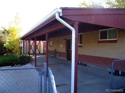 Building Photo - 1398 Troy St