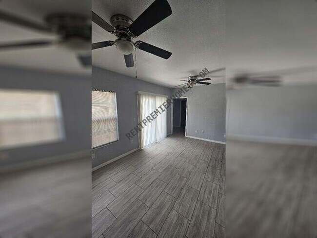 Foto del edificio - 22727 Hawkwood Dr