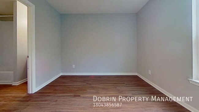 Building Photo - Upgraded 5B near Campus