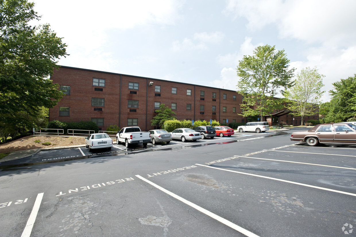 Building Photo - Gene Miller Manor