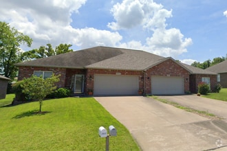 Building Photo - 2807 Lynwood Hills Dr