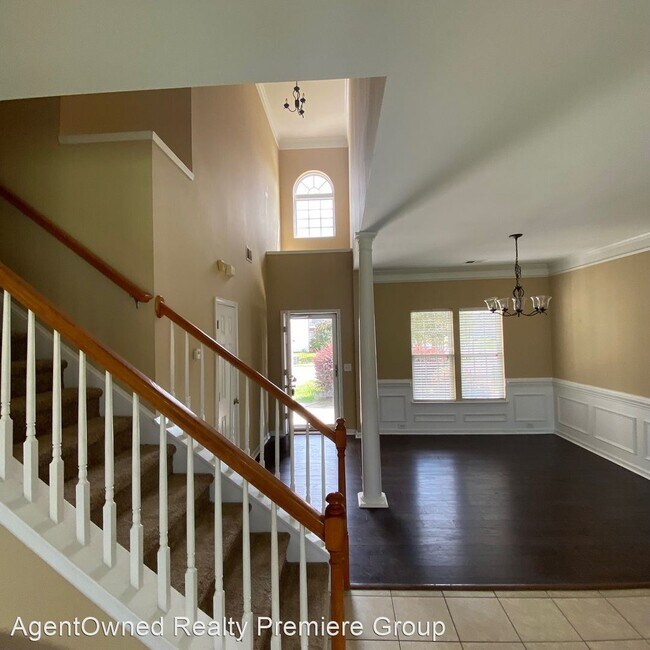 Building Photo - 4 br, 2.5 bath House - 124 Valentin Drive