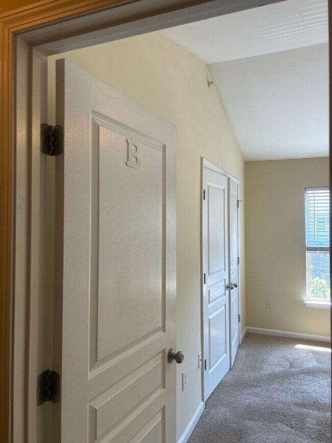 Building Photo - 3915 Cherokee Woods Way