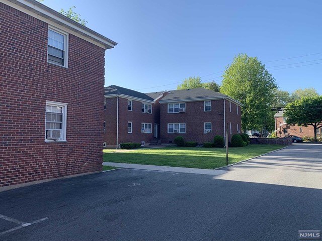 Building Photo - 171-183 Fort Lee Rd