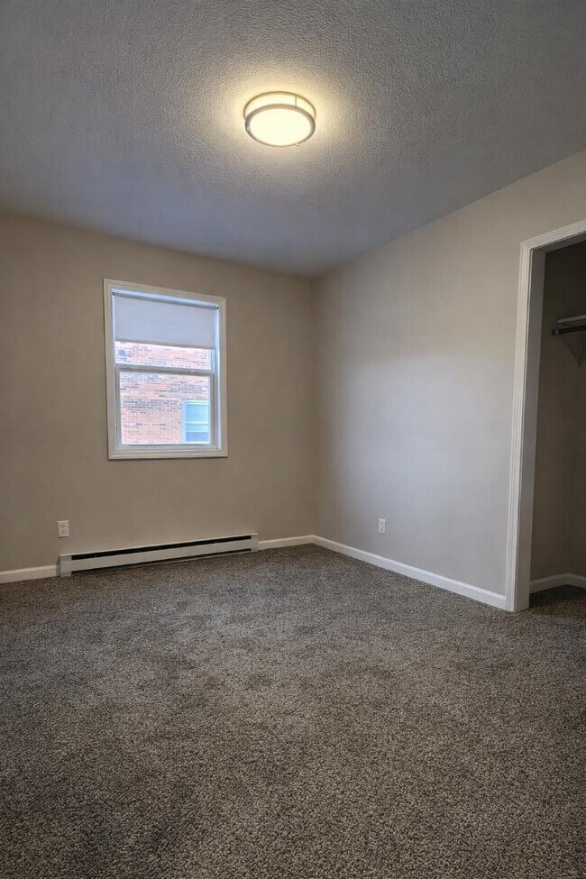 Foto del edificio - 102 Lake Ave S