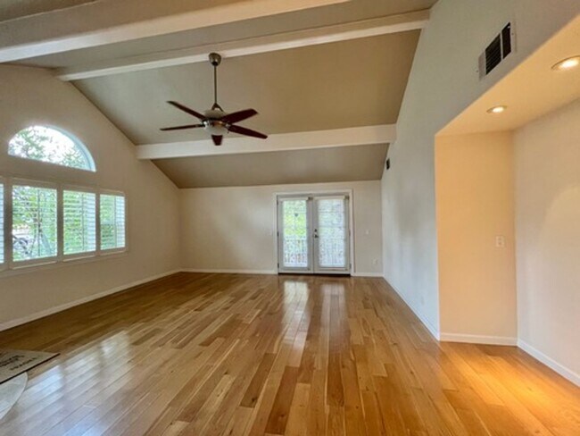 Foto del edificio - Custom Features, 3 Bedroom, 2 Bathroom, Napa Home