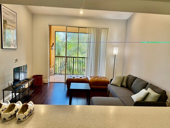 Foto del edificio - 1180 Reserve Way