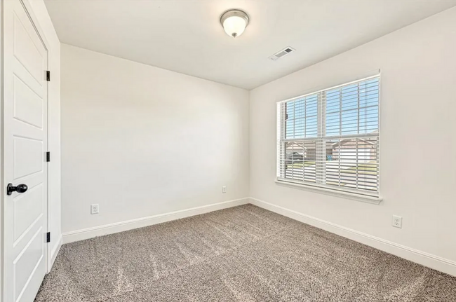 Building Photo - 4 Bedroom 2 Bathroom for Rent!  MOVE-IN SP...