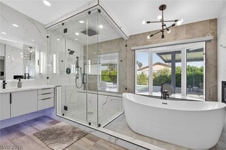 Building Photo - 363 E Robindale Rd