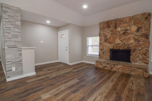 Foto del edificio - 4131 Lufborough Dr