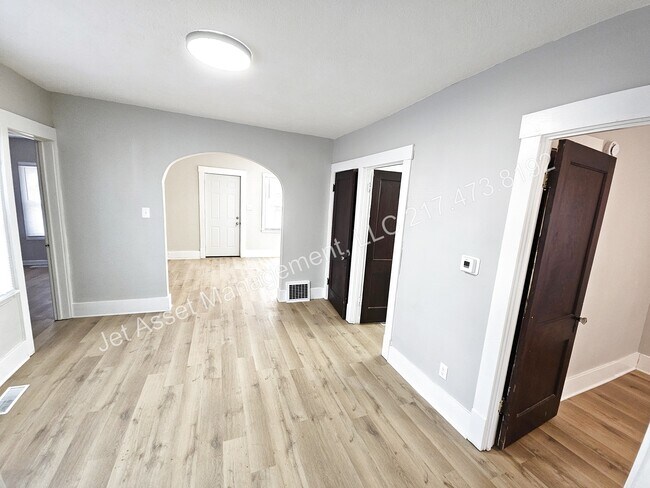 Foto del edificio - Beautifully updated 2 bedroom home for rent!