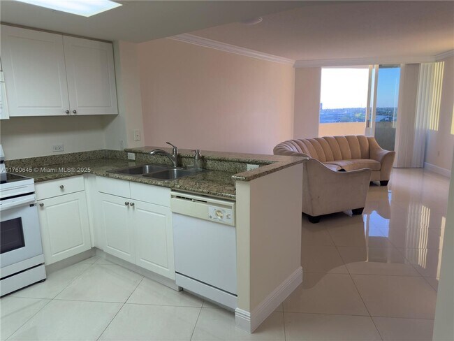 Foto del edificio - 19501 W Country Club Dr