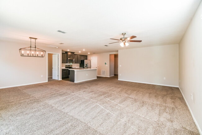 Foto del edificio - 895 Cameron Oaks Pl